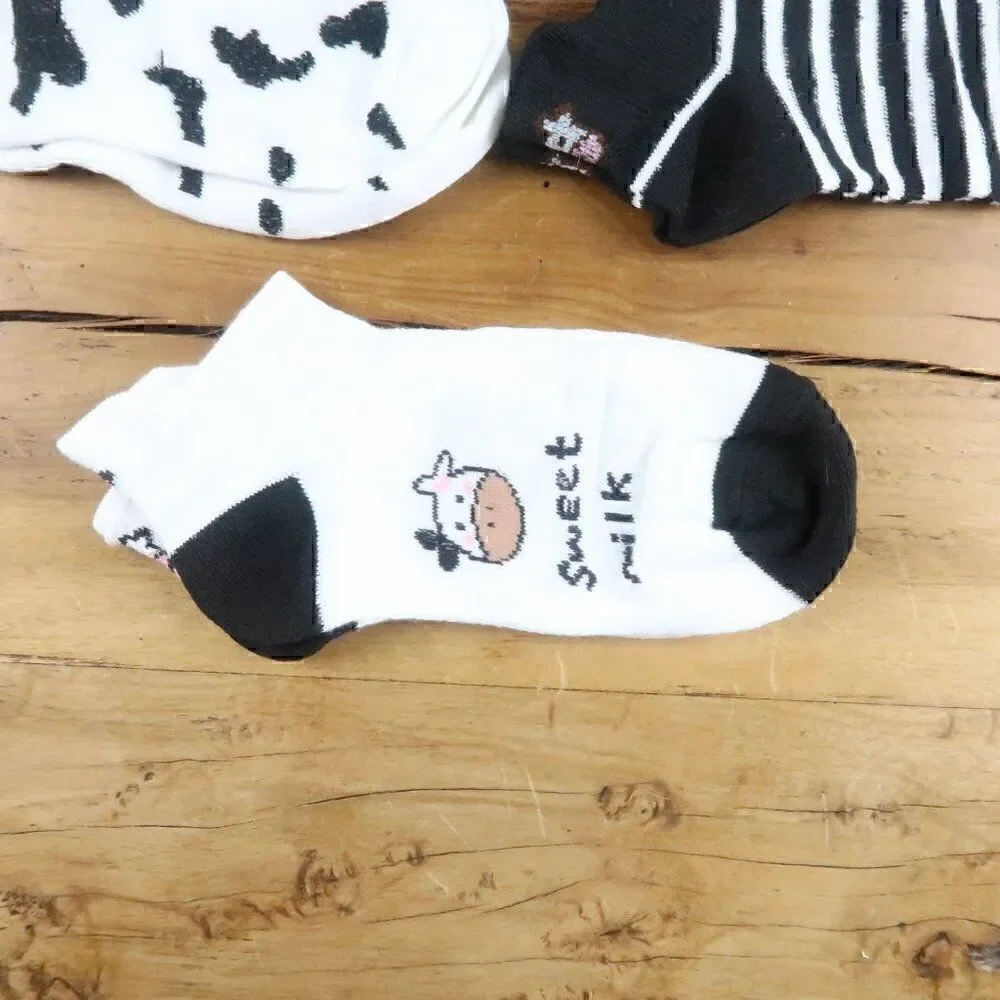 5 PAIR BLACK & WHITE WHIMISCAL COW PRINT ANKLE SOCKS WOMENS SIZE 5 TO 8 NWT